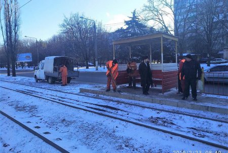 Все дороги проезжаемы, а тротуары посыпали песком: в Одессе ликвидируют гололед (фото)