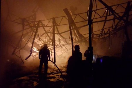 При разборе завалов после крупного пожара в Одесской области найден погибший  (фото)