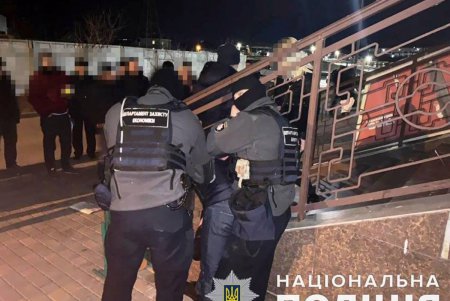 Сотрудника одесской таможни задержали при получении взятки (фото)