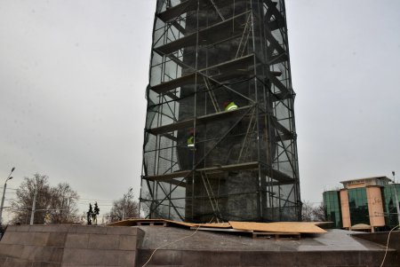 Реконструкцию обелиска «Крылья Победы» завершат до 10 апреля (фото, видео)