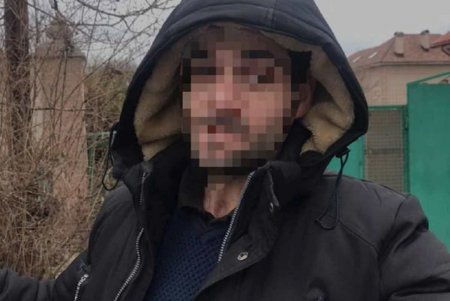 Сразу в двух районах города патрульные задержали «закладчиков» (фото)  