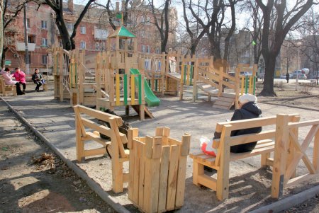 В сквере на Молдаванке открылась детская эко-площадка (фоторепортаж)