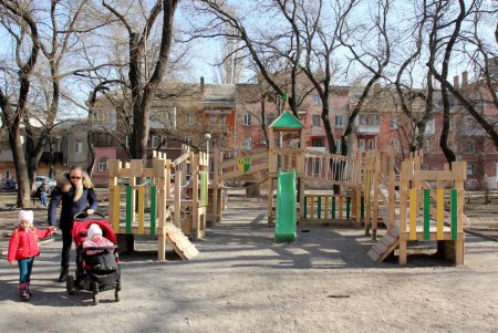 В сквере на Молдаванке открылась детская эко-площадка (фоторепортаж)