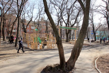 В сквере на Молдаванке открылась детская эко-площадка (фоторепортаж)