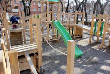 В сквере на Молдаванке открылась детская эко-площадка (фоторепортаж)