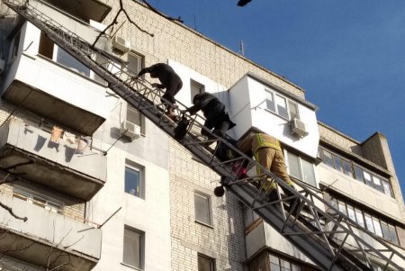 Пожар на Генерала Петрова: один человек госпитализирован (фото, видео)