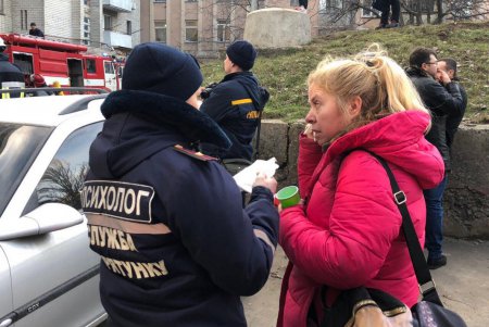 Пожар на Генерала Петрова: один человек госпитализирован (фото, видео)