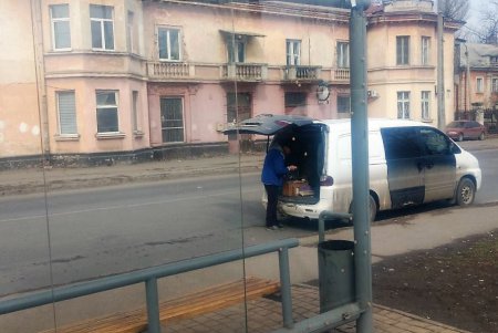 Одесские коммунальщики отремонтировали остановочные комплексы (фото)