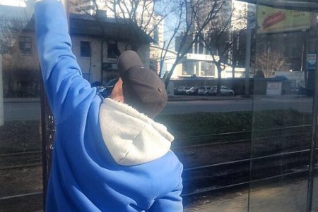 Одесские коммунальщики отремонтировали остановочные комплексы (фото)