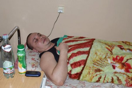 Руководители ГУ НП Одесской области навестили пострадавшего в поножовщине полицейского (фото)