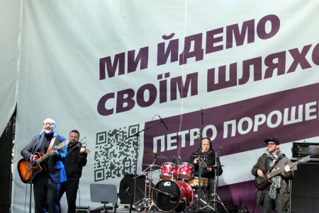 Президент Украины выступил перед одесситами (фоторепортаж)