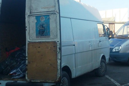 Полицейские задержали преступников, которые обворовали контейнер с одеждой на «7 километре» (фото, видео)
