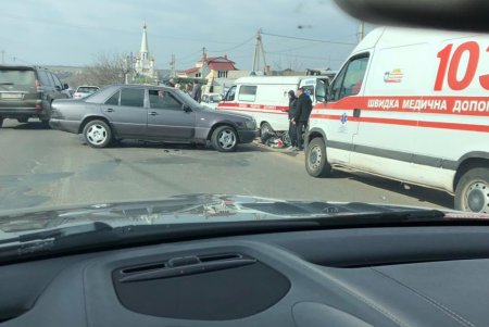 ДТП с участием мотоцикла под Одессой: байкер в тяжелом состоянии (фото, видео)