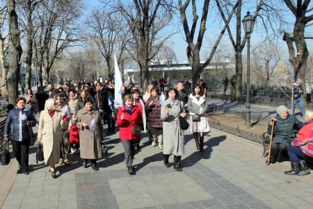 Одесситки прошли маршем по центральным улицам города (фоторепортаж)