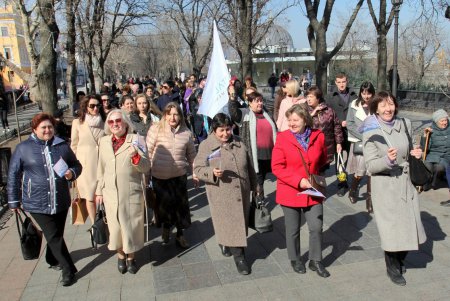 Одесситки прошли маршем по центральным улицам города (фоторепортаж)