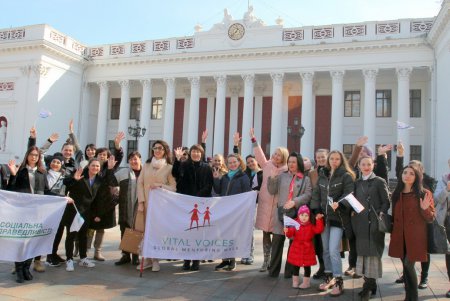 Одесситки прошли маршем по центральным улицам города (фоторепортаж)