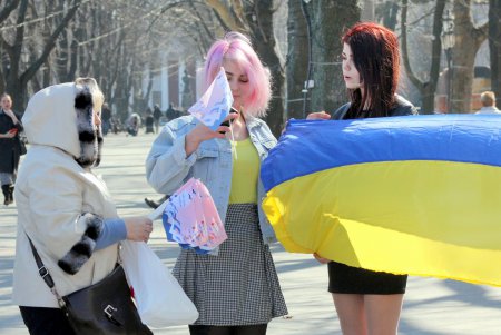 Одесситки прошли маршем по центральным улицам города (фоторепортаж)
