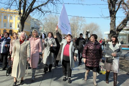 Одесситки прошли маршем по центральным улицам города (фоторепортаж)