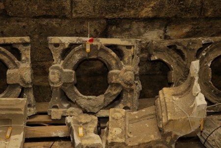Декор, снятый с исторических фасадов,  восстановят при реставрации (фото)