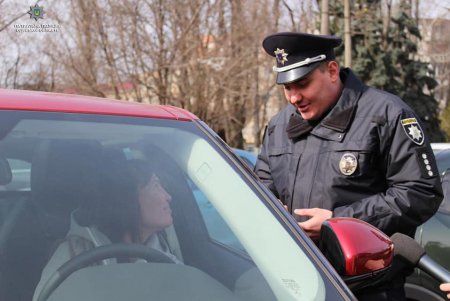 Одесские патрульные останавливали женщин-водителей, чтоб сделать им приятно (фото)