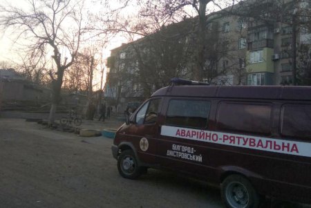 Сильный ветер сорвал крышу с пятиэтажки в Одесской области (фото)
