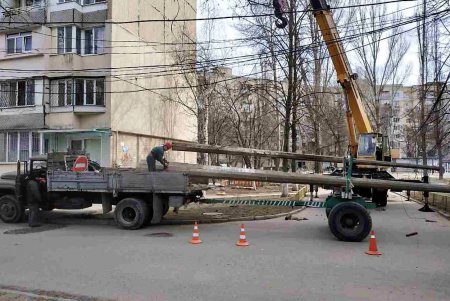 Коммунальщики продолжают текущий ремонт сетей наружного освещения (фото)