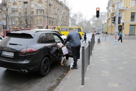 Одесские патрульные штрафовали родителей школьников за неправильную парковку (фото)