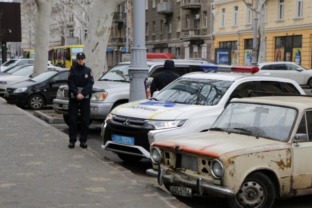 Одесские патрульные штрафовали родителей школьников за неправильную парковку (фото)