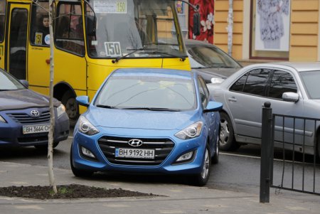 Одесские патрульные штрафовали родителей школьников за неправильную парковку (фото)