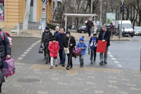 Одесские патрульные штрафовали родителей школьников за неправильную парковку (фото)