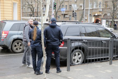 Одесские патрульные штрафовали родителей школьников за неправильную парковку (фото)
