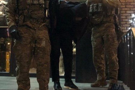 Двое сотрудников СБУ задержаны за вымогательство (фото)