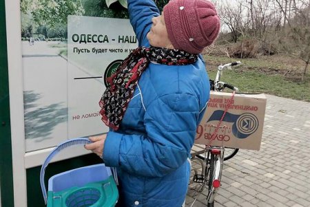 Более полутора тысяч одесситов вышли на субботник (фото)