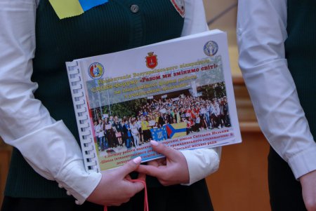 «Золото» и «серебро» привезли одесские педагоги с международной выставки (фото)