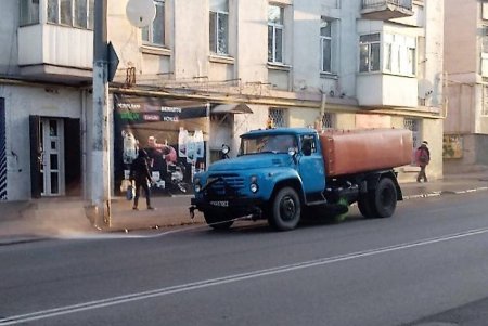 В Одессе начали мыть улицы