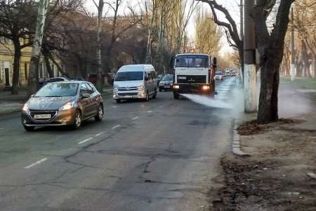 В Одессе начали мыть улицы