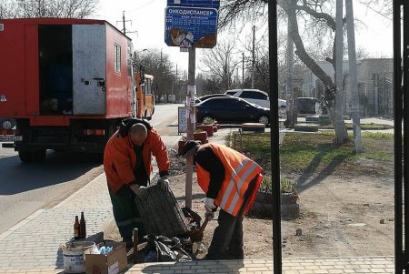 Около тысячи одесситов вышли на субботник (фото)