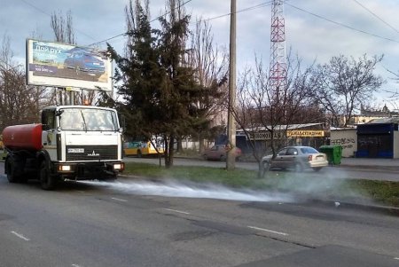 Около тысячи одесситов вышли на субботник (фото)