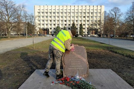 Около тысячи одесситов вышли на субботник (фото)