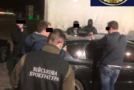 Одесские таможенники вымогали 30 тысяч гривен у бизнесмена (фото)
