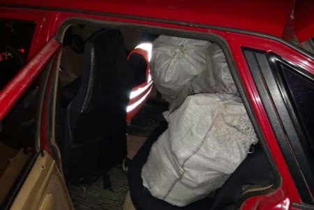 Полтонны алкоголя и полтысячи пачек сигарет: пограничники задержали контрабанду из Молдовы (фото, видео)