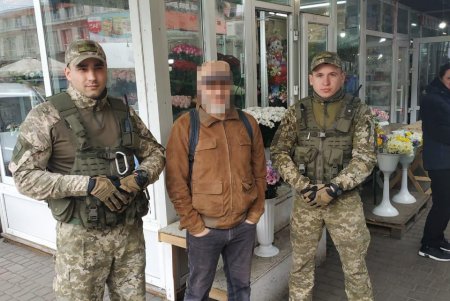 Пограничники задержали нелегалов на «Привозе» (фото)