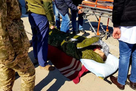 Самолет с ранеными военными прибыл в Одессу (фото)
