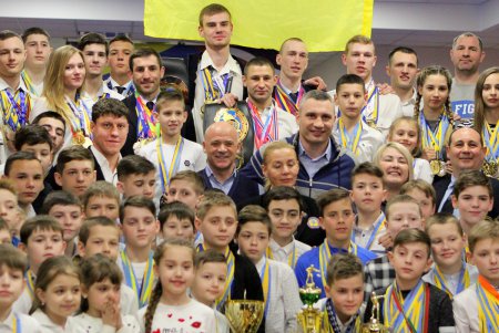 Геннадий Труханов и Виталий Кличко встретились с одесскими спортсменами (фоторепортаж)