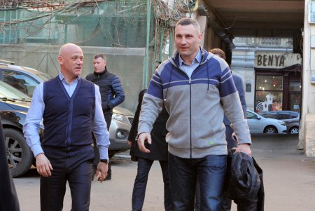 Геннадий Труханов и Виталий Кличко встретились с одесскими спортсменами (фоторепортаж)