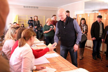 В Одессе стартовали выборы Президента Украины (фоторепортаж) В Одессе стартовали выборы Президента Украины (фоторепортаж)