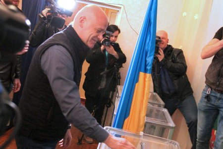 В Одессе стартовали выборы Президента Украины (фоторепортаж) В Одессе стартовали выборы Президента Украины (фоторепортаж)