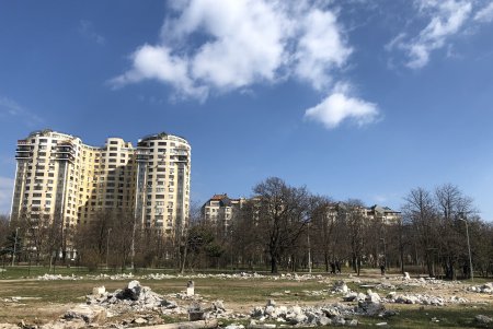 В парке Победы снесли "Стоунхендж" (фото)