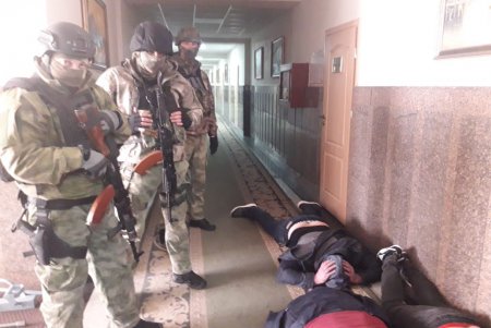 Неизвестные ворвались в здание Одесского облавтодора (фото, видео)