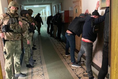 Неизвестные ворвались в здание Одесского облавтодора (фото, видео)